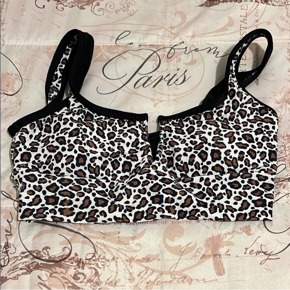 ❣️CLOSET CLEAR OUT❣️ Lainsnow Leopard Print V Cut Bikini Top